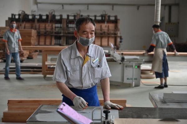 關稅和競爭壓力下 中國「傢俱之都」陷生存危機