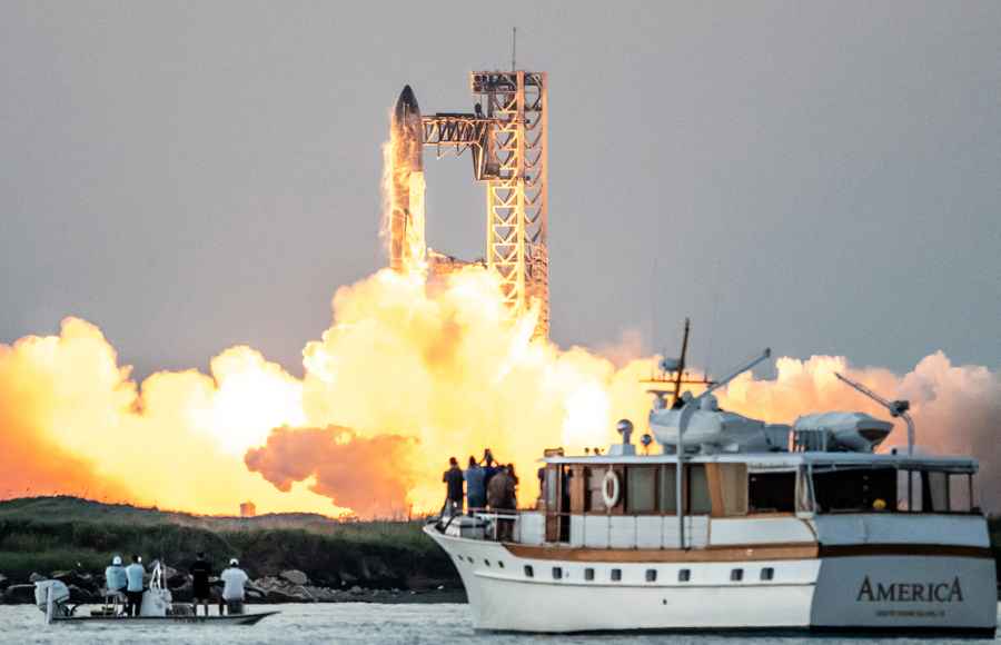 SpaceX第六次發射最強火箭 特朗普現場觀看