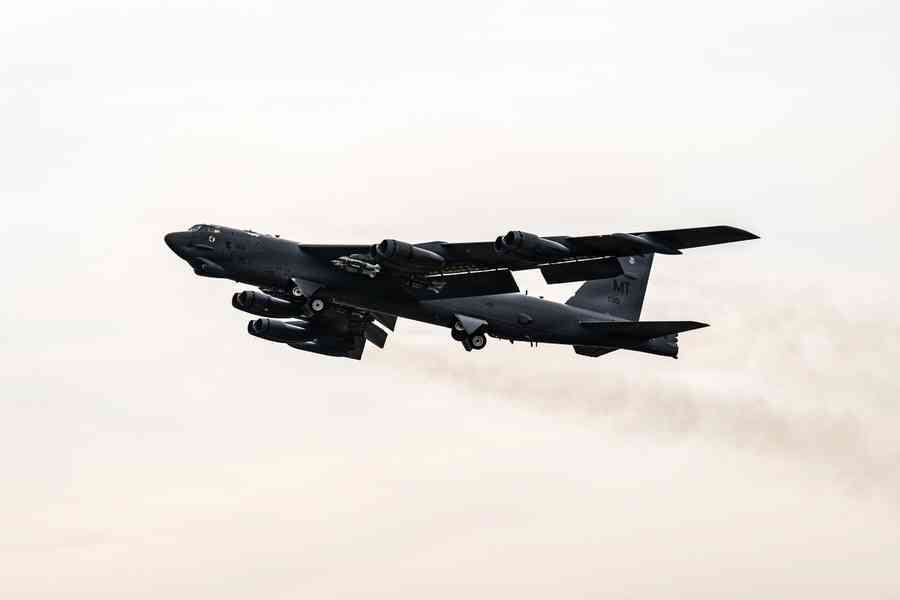 五角大樓：B-52轟炸機直接飛入伊朗上空作戰