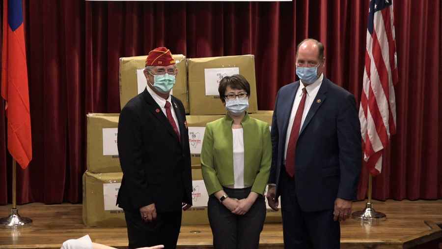 致贈口罩 台灣駐美代表蕭美琴華府首亮相