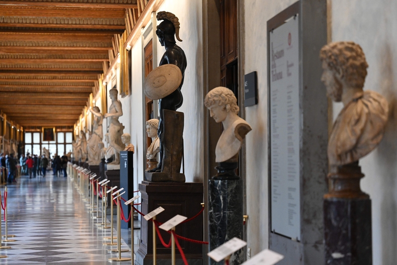 2021年1月21日是烏菲齊美術館重新開放的第一天。圖為：烏菲齊美術館的雕塑作品大廳。（VINCENZO PINTO/AFP via Getty Images）