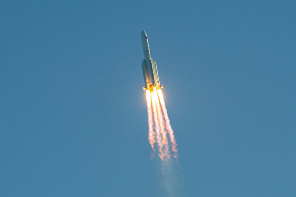 中共長征5B火箭示意圖。（STR/AFP via Getty Images）