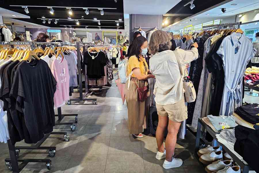 調查：美消費者信心指數跌至七個月新低