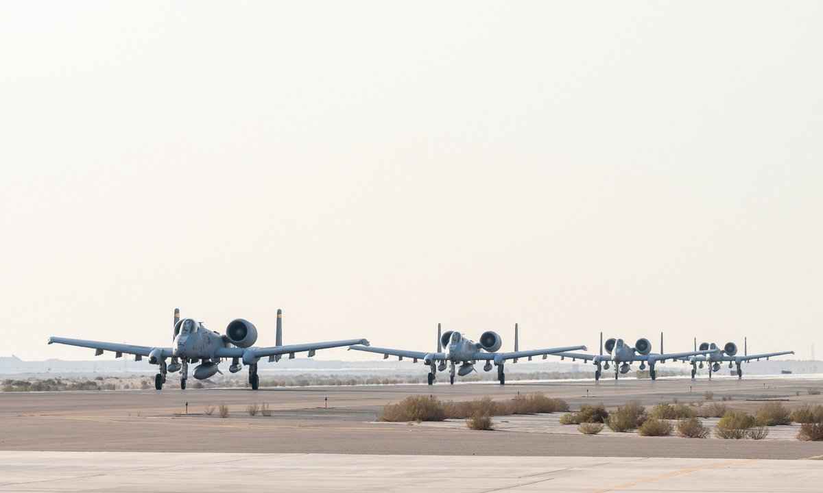 2023年10月15日，美軍第354遠徵戰鬥機中隊的A-10攻擊機抵達中東的中央司令部責任區。（美國中央戰區空軍）
