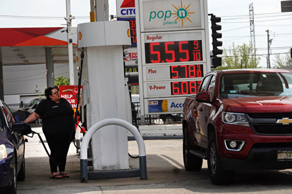 美國政府考慮暫時停收汽油稅 以降低油價