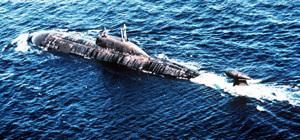 俄羅斯的阿庫拉級攻擊潛艇。（STR/AFP via Getty Images）