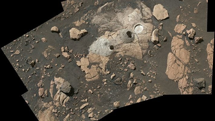 美國太空總署（NASA）「毅力號」探測器正在對名為「野貓嶺」（Wildcat Ridge）的岩石進行研磨採樣。（NASA/JPL-Caltech/ASU/MSSS）