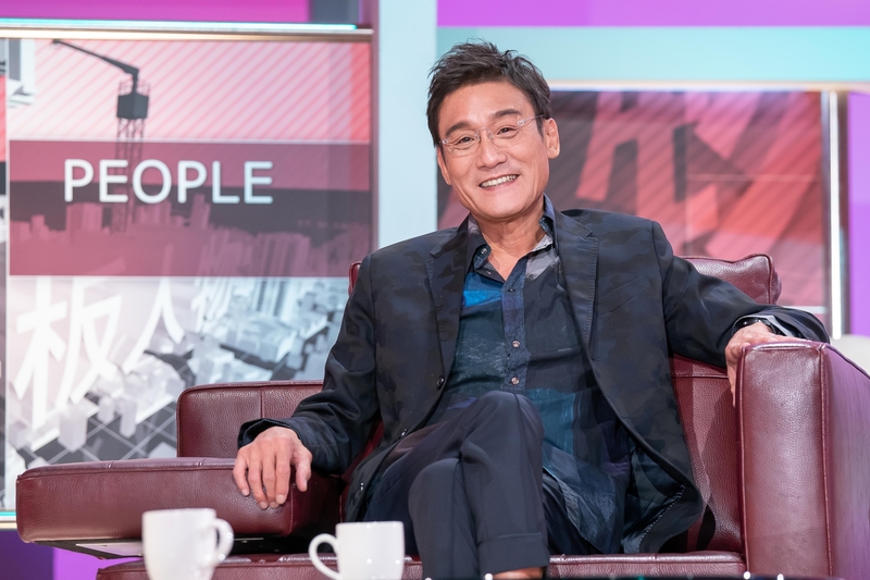 從走紅地氈到領獎 梁家輝葫蘆項鍊意外成焦點