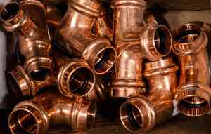 銅價首次突破每噸1.2萬美元 關稅預期衝擊市場