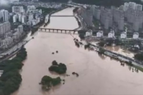 中國多地遭遇強對流天氣 暴雨預警最高級別
