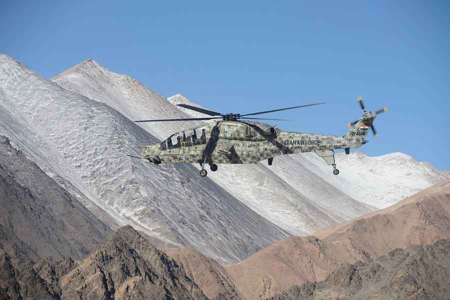 對抗中共 印度推出國產輕型戰鬥直升機