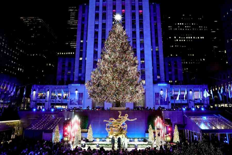 【圖輯】洛克菲勒中心聖誕樹點燈 眾星共襄盛舉