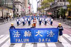 【圖輯】紐約老兵節遊行 法輪功隊伍添光彩