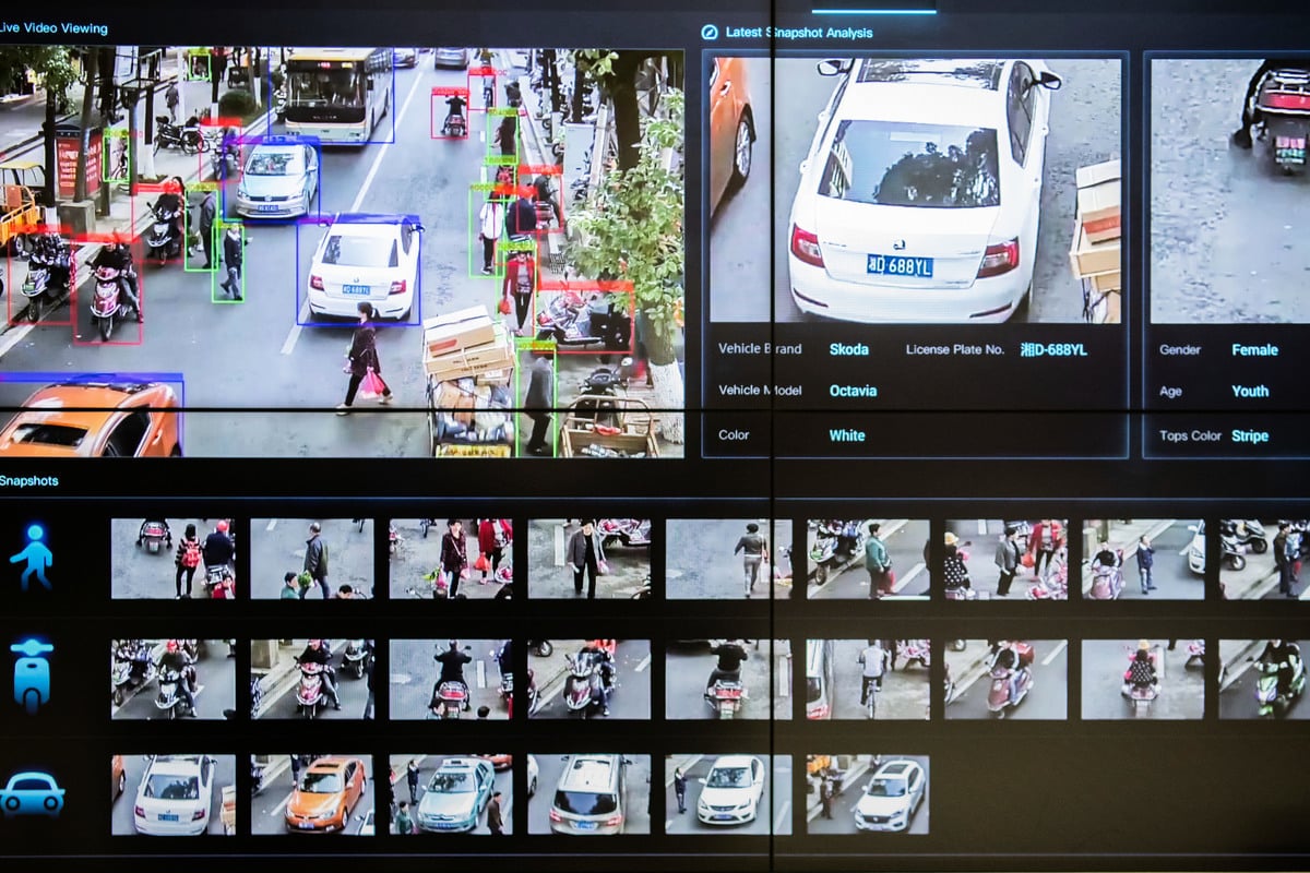 圖為2019年3月29日在華為深圳總部拍攝的監控技術展覽室景象。（Billy H.C. Kwok/Getty Images）