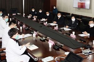 中共肺炎蔓延 中共官員戴口罩圖引熱議