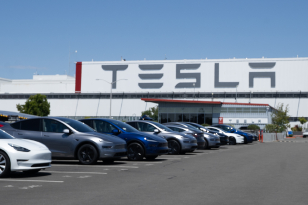 致命自動輔助駕駛事故 Tesla判賠2.43億美元