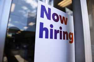 美國每周首次申請失業金人數降至九個月低點