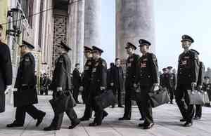 何衛東等4上將1中將被罷人大職務