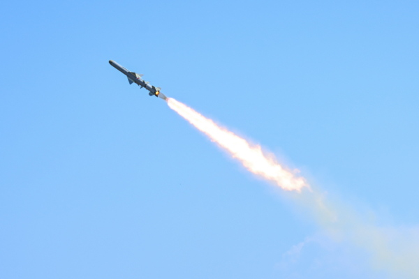美日菲軍演 日本向南海首射88式反艦導彈