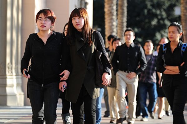 中國留學生赴美被拒入境 涉及哪些因素
