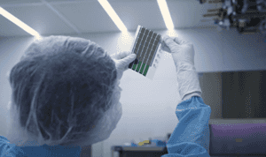MIT發明全新的超薄太陽能電池材料