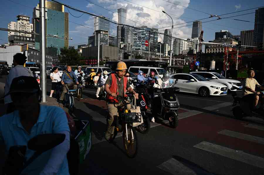 北京八旬老人橫穿馬路被撞飛 顱內出血身亡