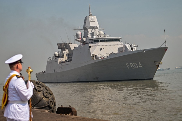 荷蘭軍艦駛入西沙海域 執行航行自由