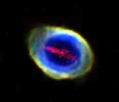 天文學家在著名星雲中發現神秘棒狀結構