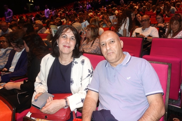 2025年5月3日下午,Mourad Cherfi和他的太太一起觀賞了神韻紐約藝術團在法國巴黎國際會議中心(Palais des Congrès de Paris)進行今年第二次巡演的第四場演出。(德龍/大紀元)