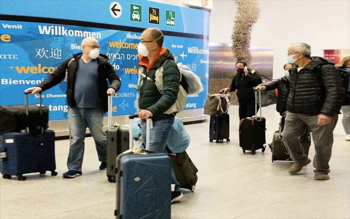 2020年2月，入境紐約JFK國際機場的旅客。（黃小堂／大紀元）