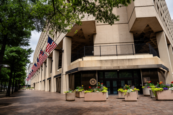 《華郵》記者涉嫌洩密 住所遭美國聯邦調查局搜查