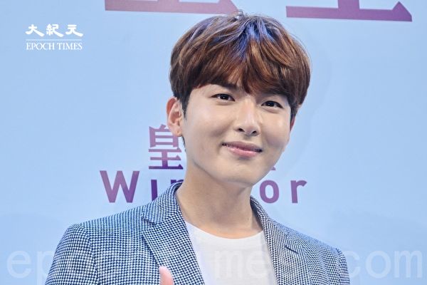 Super Junior厲旭以親筆信宣布婚訊 5月結婚