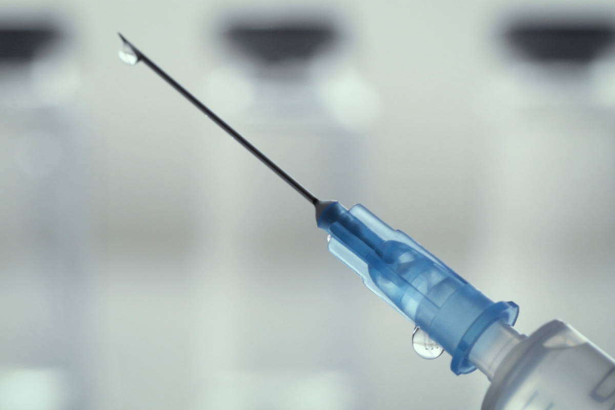 ​國家衛生研究院2月7日表示，目前正全力投入合成胜肽疫苗開發，順利的話預計能在2至3個月得到結果，進行臨床試驗。圖為示意圖。 （Shutterstock）