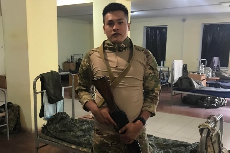 25歲台灣男子曾聖光加入烏克蘭志願軍，2022年11月2日於烏東盧甘斯克州與俄軍交戰時受傷，失血過多而死。（翻攝自曾煜閎Facebook）
