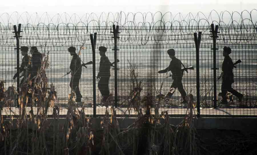 美軍冒死救戰友 中共落單兵自毀裝置引關注