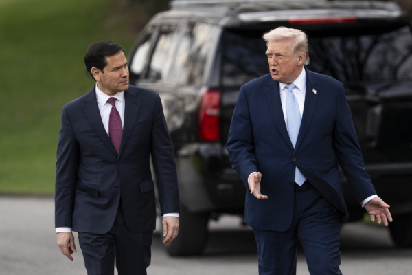 特朗普譴責伊朗政權處決三名抗議者