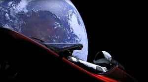 5年前被馬斯克送上太空 Tesla跑車現狀如何