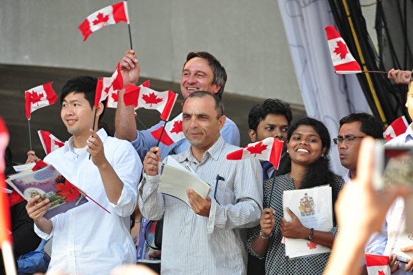 按自由黨政府現有的計劃，加拿大2020年將通過省提名計劃（PNP）接收67,800名移民，比去年增加11%（大紀元資料）