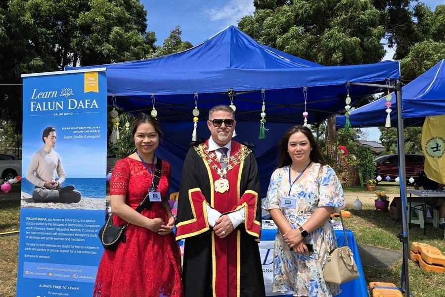 墨爾本新年慶典 大丹德農市長讚譽法輪功