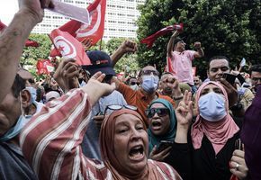 突尼西亞總統擴張個人權力 民眾聚首都突尼斯抗議（多圖）