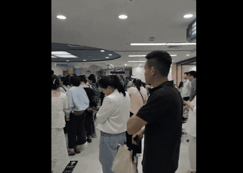中國新冠疫情升溫 醫院再現人潮