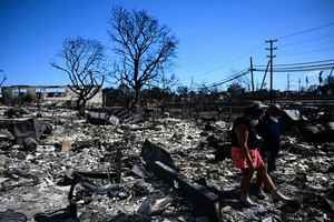 毛伊島野火死亡人數上升 居民返回破碎家園
