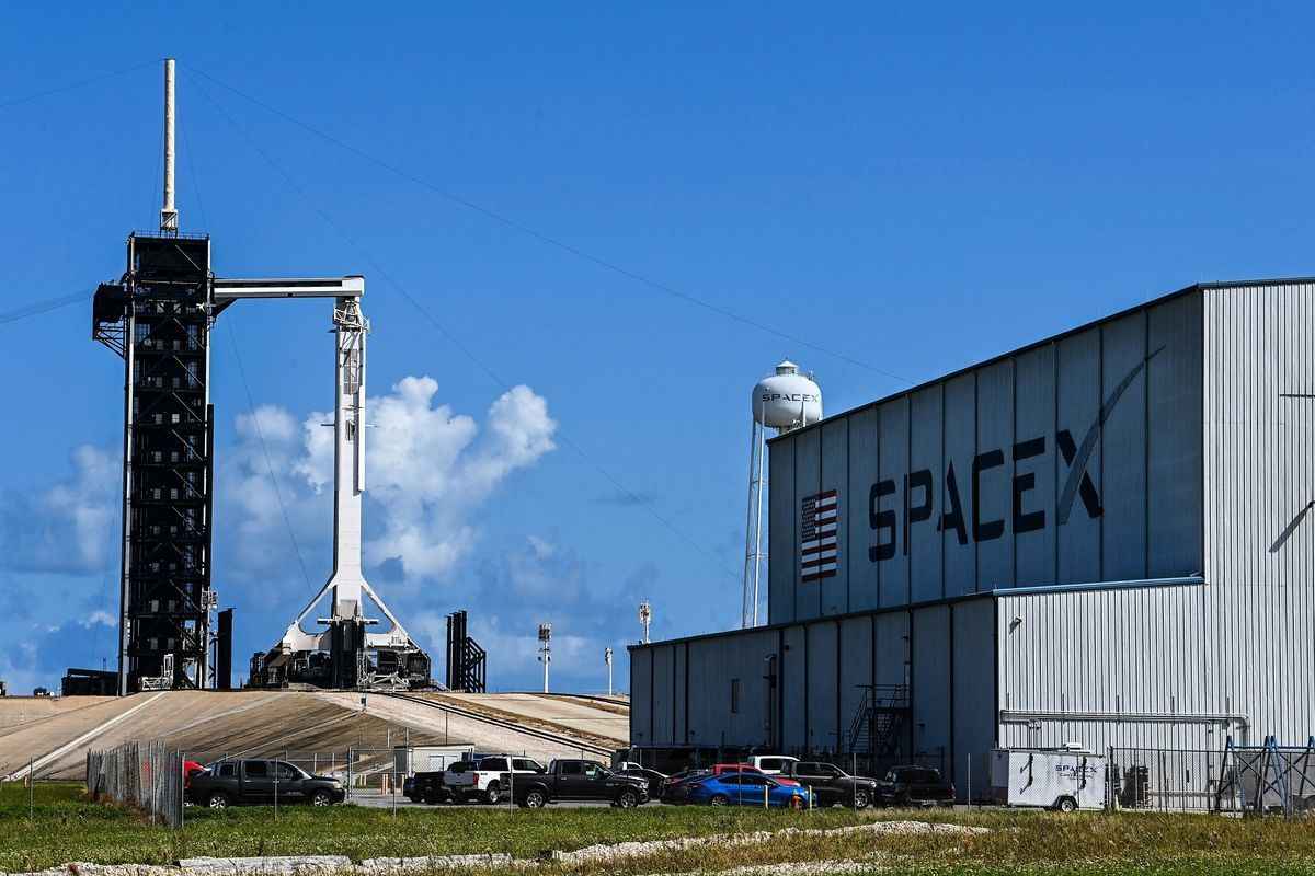 SpaceX的行政總裁馬斯克（Elon Musk）表示，他希望每年建造100艘星際飛船，在2050年將100萬人送上火星。 （Chandan Khanna/AFP via Getty Images）
