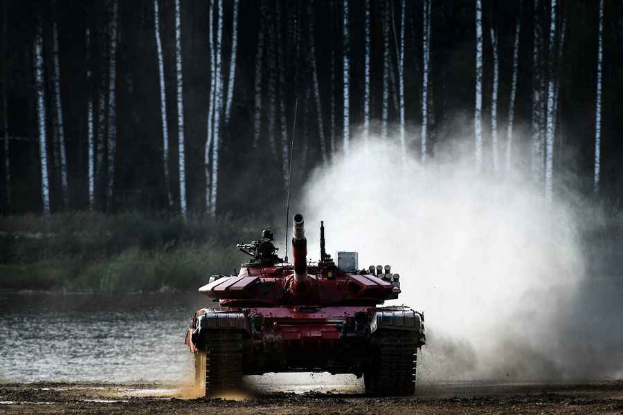 俄羅斯舉辦「坦克兩項」比賽  混亂狀況頻現