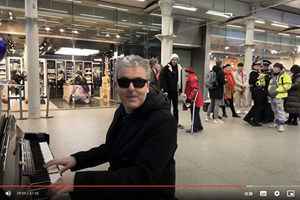 「鋼琴門」影片遭YouTube刪 英鋼琴家質疑中南海