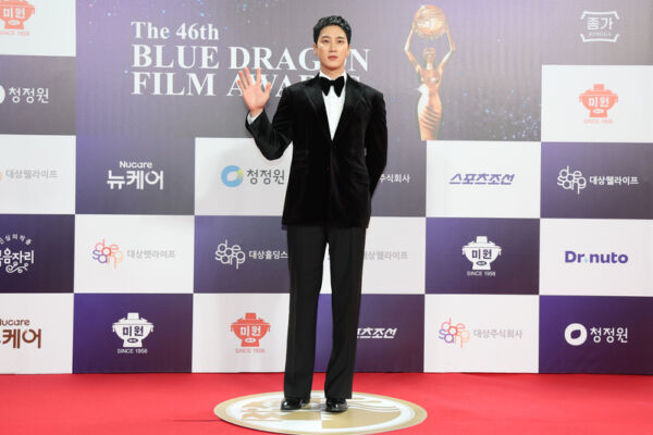 安普賢捐款1億韓圜 幫助兒童重拾健康視力