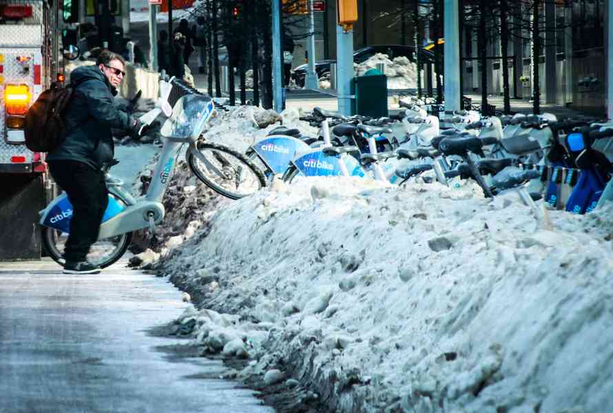 「炸彈氣旋」襲美 數千航班取消