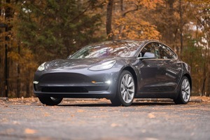 因自動駕駛不尊重停車標識 Tesla召回5.4萬輛車