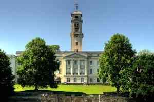 英諾定咸大學暫停音樂和語言類課程