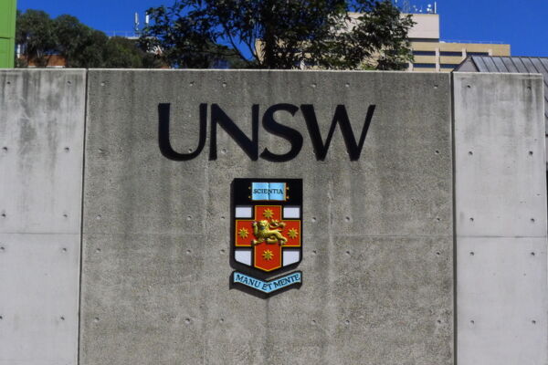 澳大學警告員工：與受制裁國家合作最高或判10年